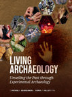Research paper thumbnail of Des expérimentations à la croisée de l’ethnohistoire, de l’ethnographie et de l’iconographie : l’analyse fonctionnelle des outils lithiques du site maya de Cancuén (Guatemala, 650-800 d.n.è.)