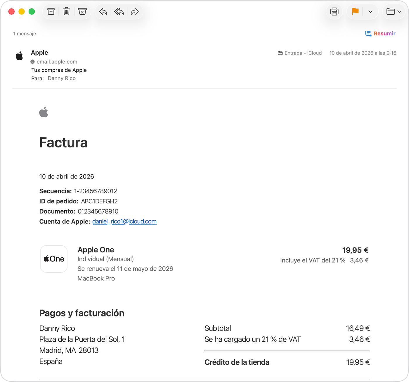 Recibo por correo electrónico de Apple. La Cuenta de Apple asociada a la compra se muestra con la información de facturación.