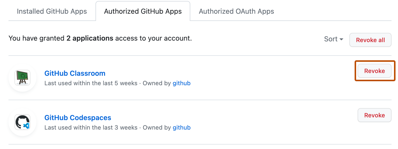 Снимок экрана: вкладка "Авторизованные данные GitHub Apps". Рядом с приложением кнопка с меткой "Отозвать", выделена оранжевым цветом.