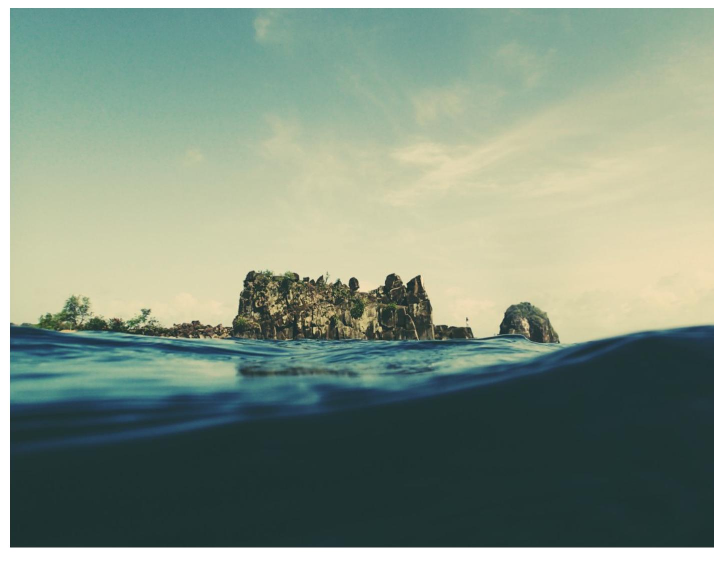 Nadia Huggins, Circa No Future No. 1, Indian Bay, St Vincent, 2014, photograph. Digital image courtesy of Nadia Huggins (all rights reserve 