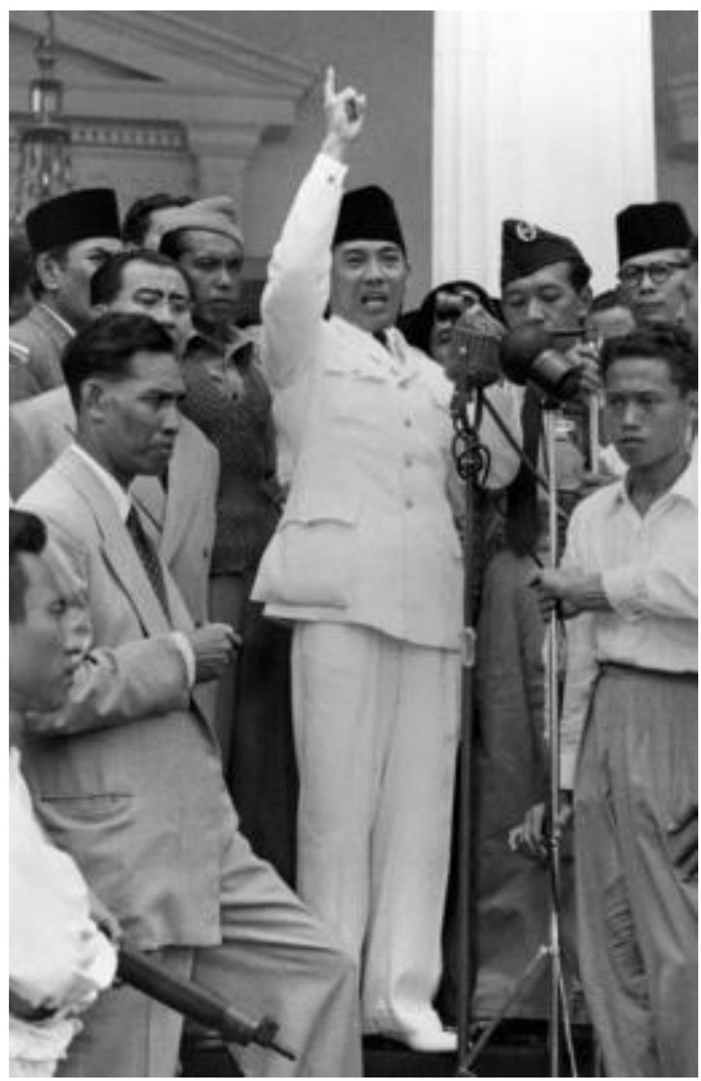 President Soekarno arrives in the newly-created Republic of Indonesia, 28 December 1949. Soekarno declares that Indonesia, now free, will live in friendship with the world as he addresses his people for the first time from his palace at Jakarta. Formal transfer of sovereignty from the Netherlands to the United States of Indonesia took place on 27 December 1949.