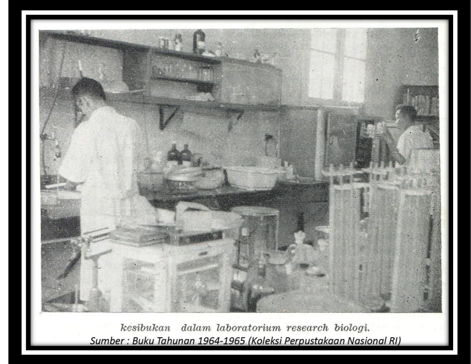 Medical Education at Universitas Indonesia: The Introduction of the American Curriculum Premedical practicum in biology, Universitas Indonesia.