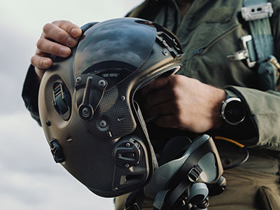 Optimized Balance & Center of Gravity | decorative image of the ALPHA helmet front view.