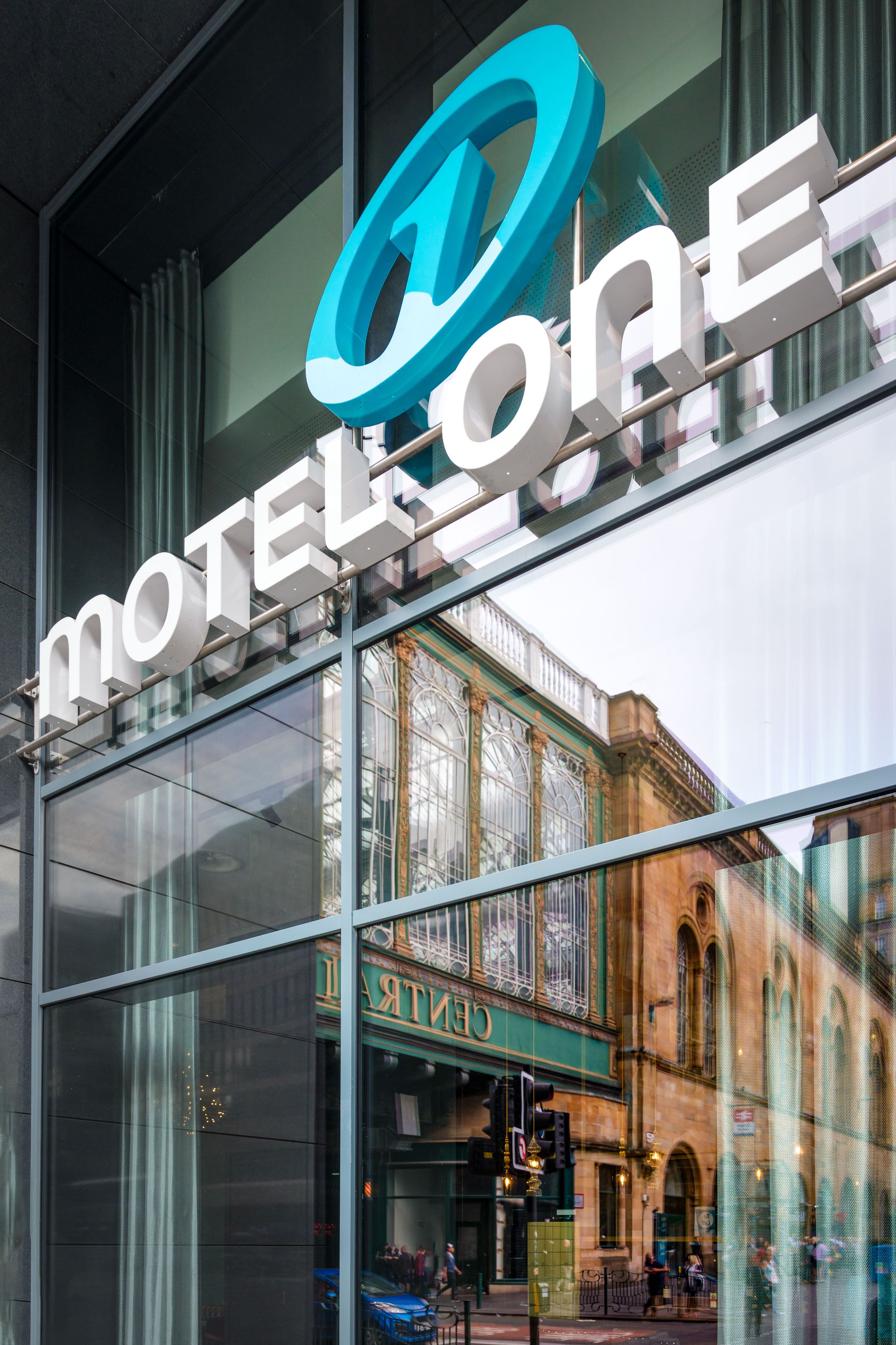hotel Glasgow Motel One glass facade with logo