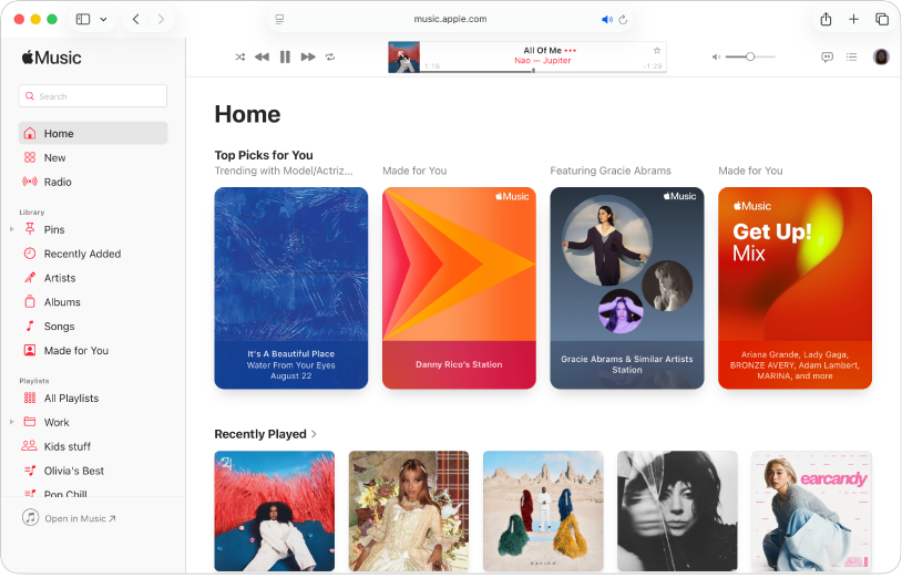 نافذة Apple&nbsp;Music في سفاري تعرض الشاشة الرئيسية.