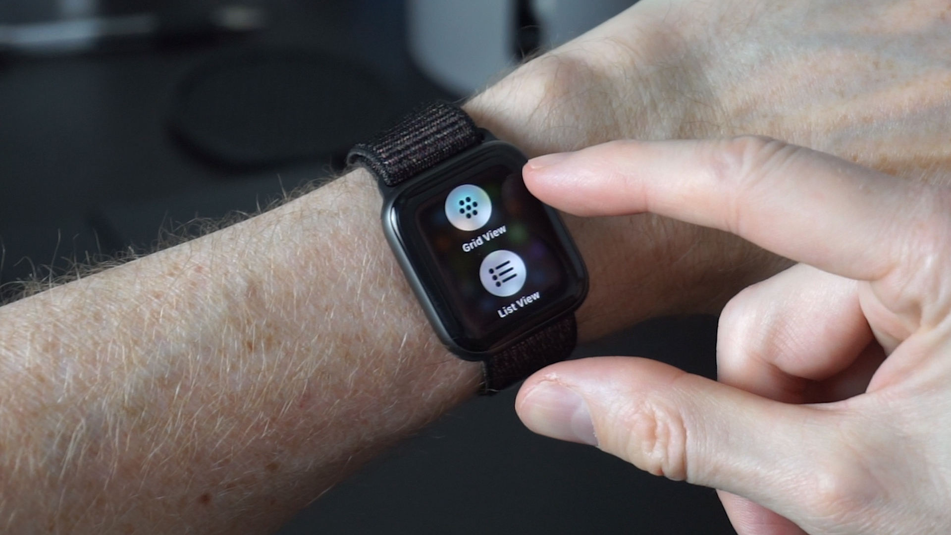 Change Apple Watch app grid to list view