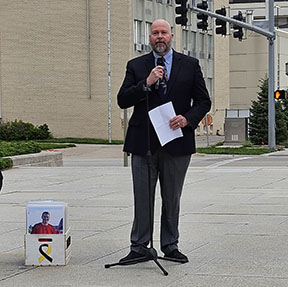 OSHA's Omaha Area Director, Matt Thurlby at the USMWF Nebraska Workers Memorial Day Candlelight Vigil in Lincoln, NE